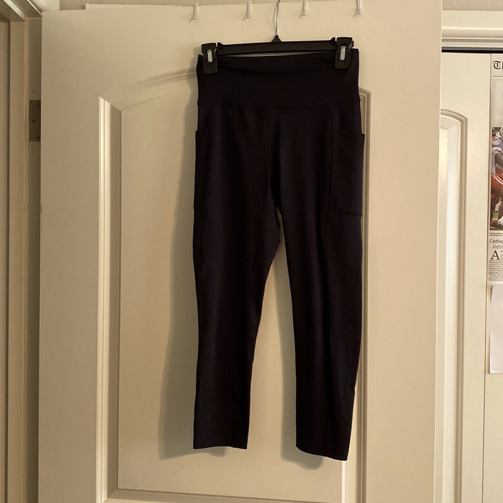 Has side pockets!